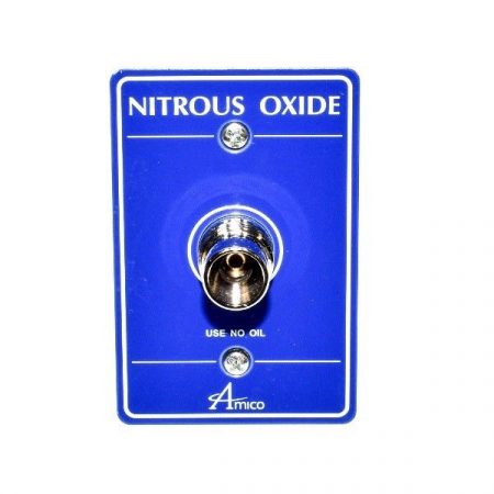 A nitrous oxide terminal unit. It reads “nitrous oxide” at the top of the face plate in large, capital letters and under the connection reads “use no oil”. The connection sticks out from the middle of the face plate. The face plate has the name of the brand, Amico, at the bottom.